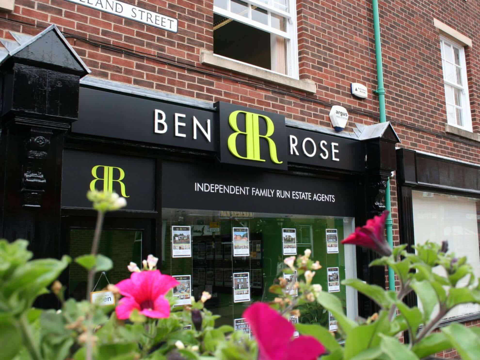 Ben Rose estate agent sign - 3D and flat stand off letters cut vinyl sign tray